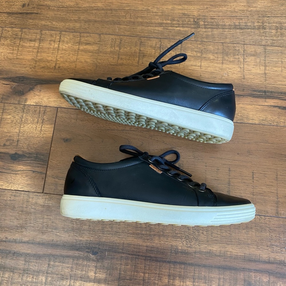 ECCO Soft 7 Walking Shoe Black White US 7 Leather Casual GUC